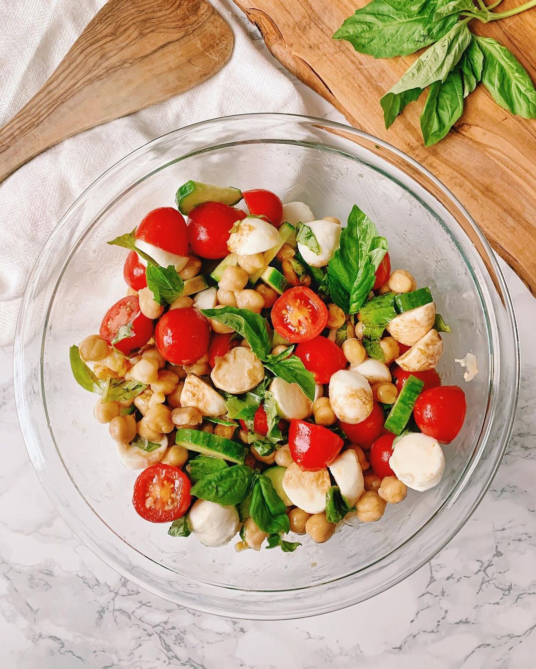 Easy Chickpea Caprese Salad