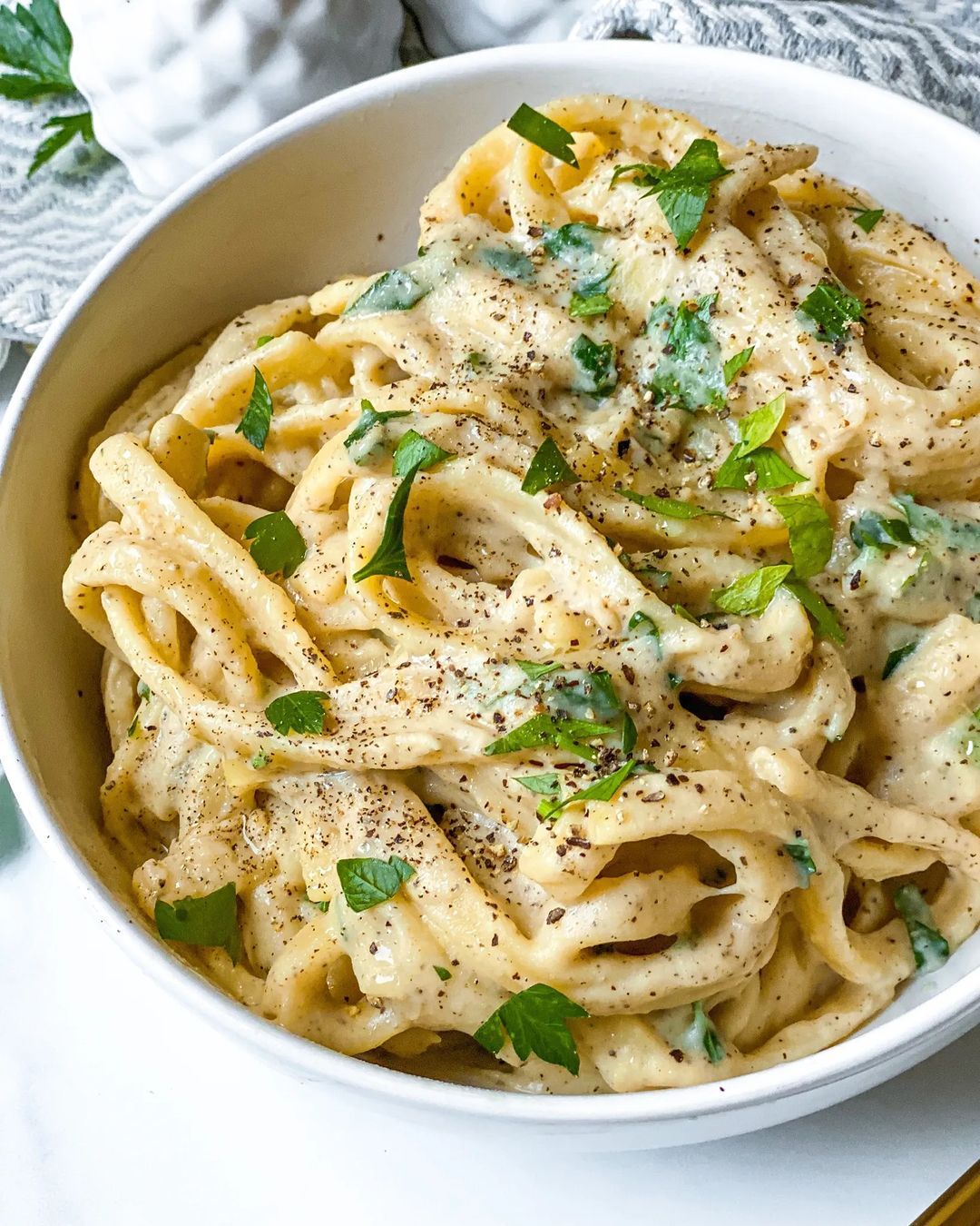 Creamy Vegan Alfredo Pasta Dish