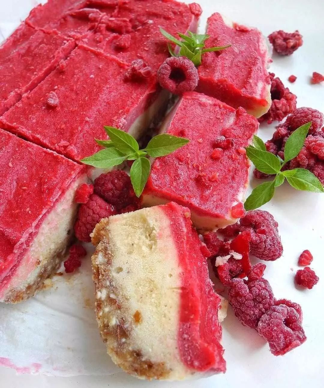 Raspberry and Lemon Bars