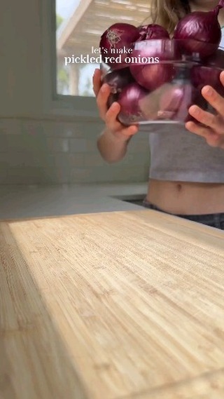 Quick Pickled Red Onions