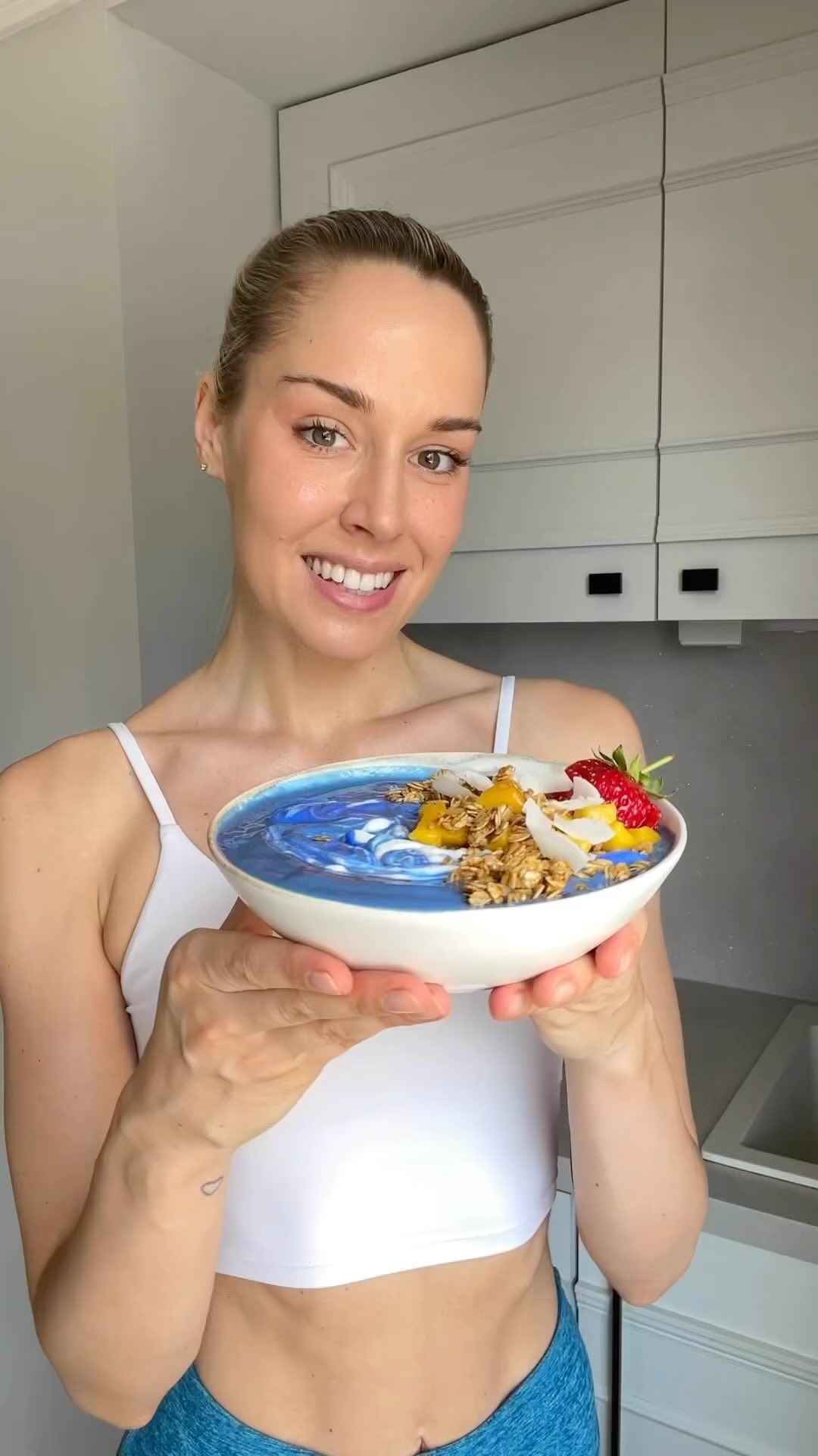 Blue Spirulina Smoothie Bowl