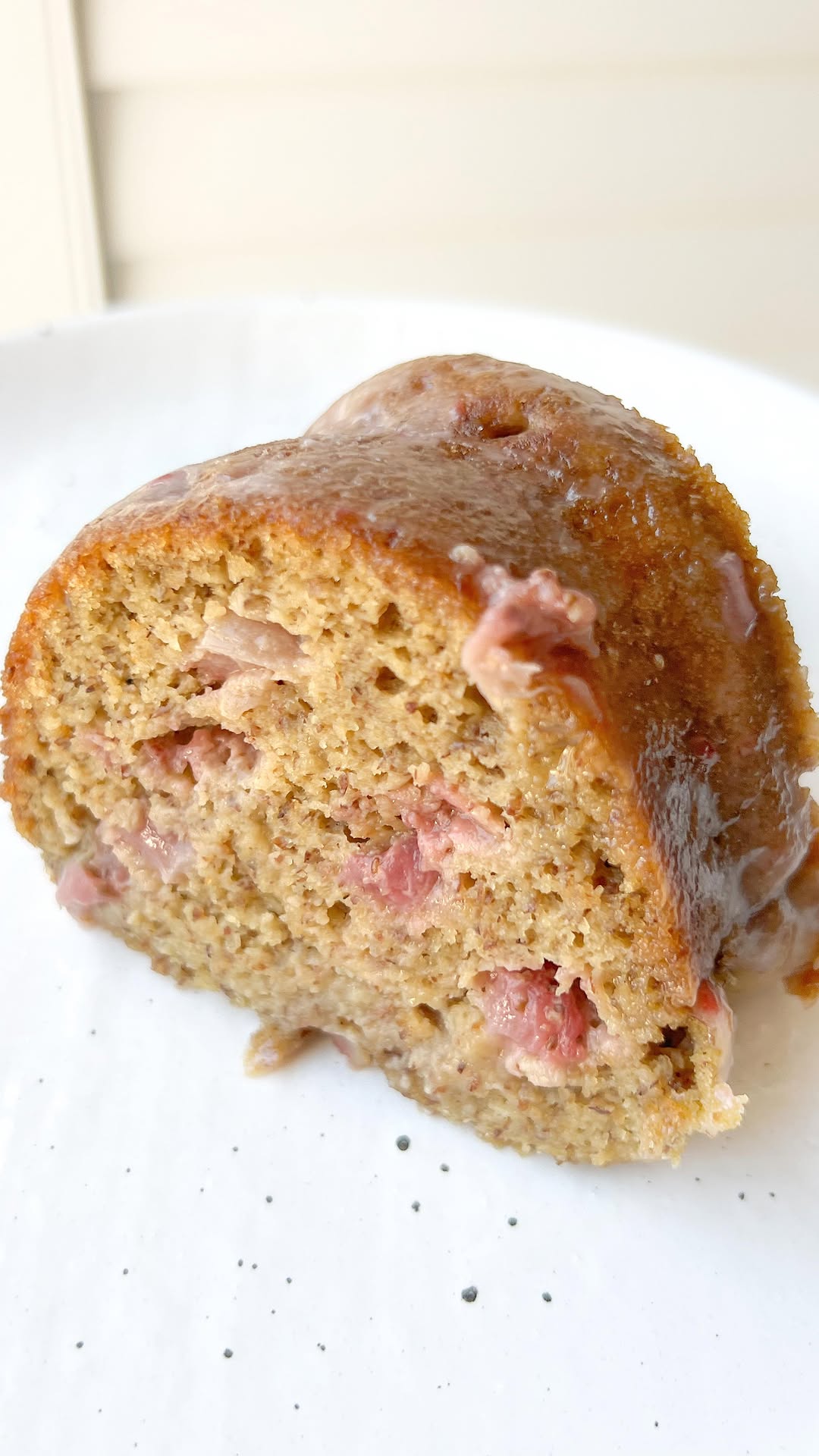 Glazed Strawberry Cake