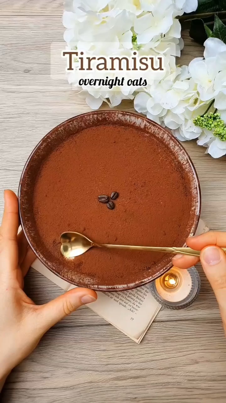 Vegan Tiramisu Overnight Oats