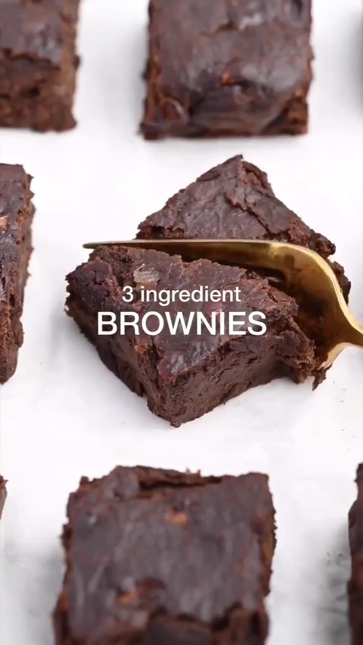 Flourless Brownies with Banana and Peanut Butter