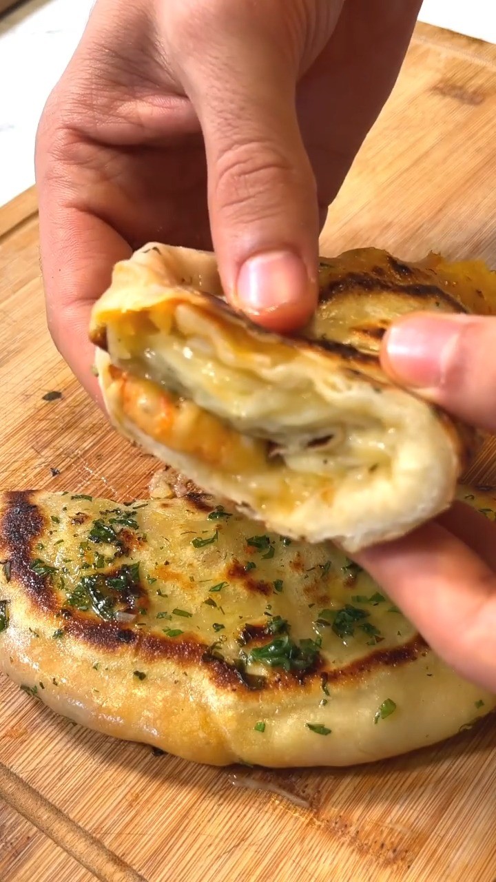 Vegan Stuffed Flatbread with Potatoes