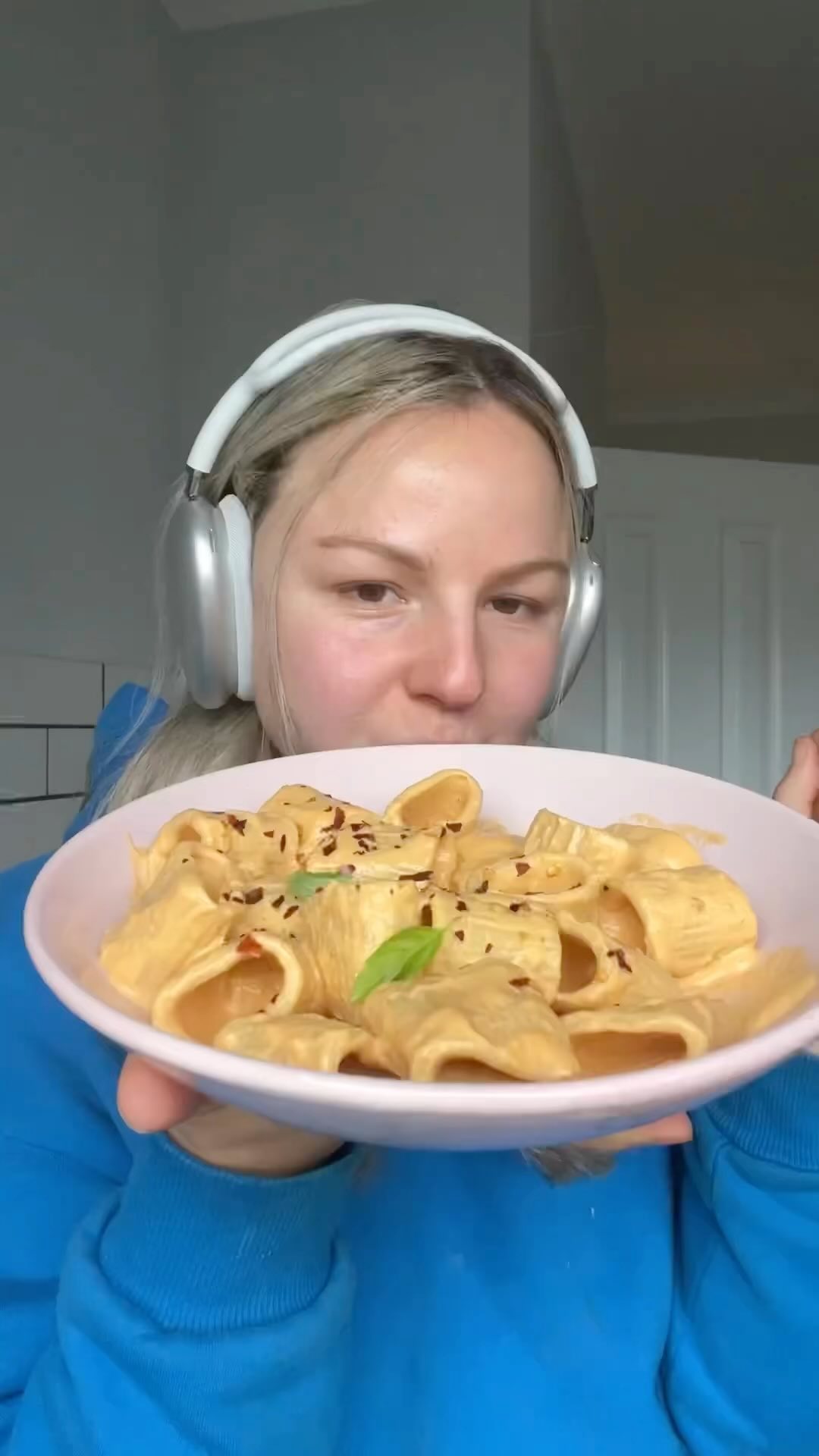 Creamy Capsicum Pasta with Cashew Sauce