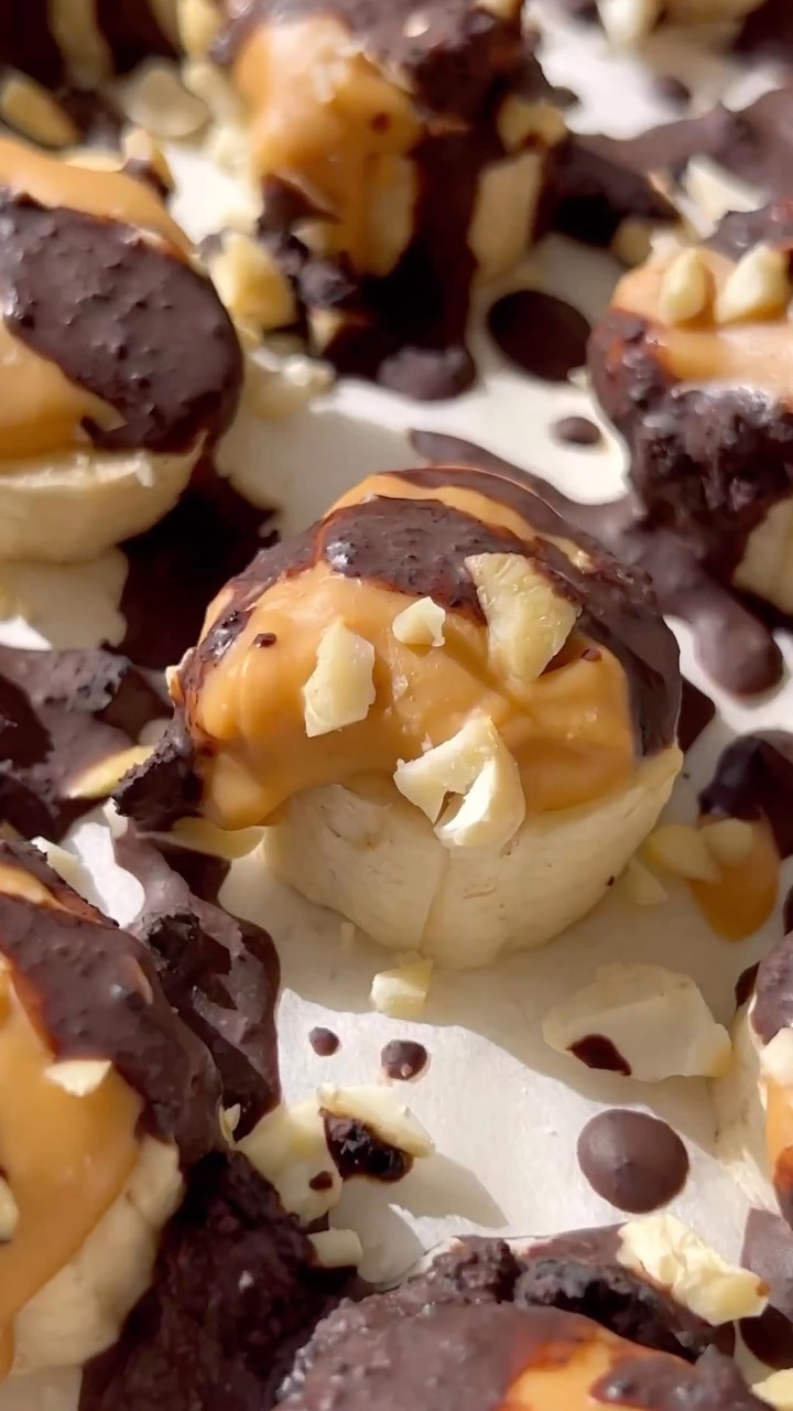 Mini Banana Snickers Bites