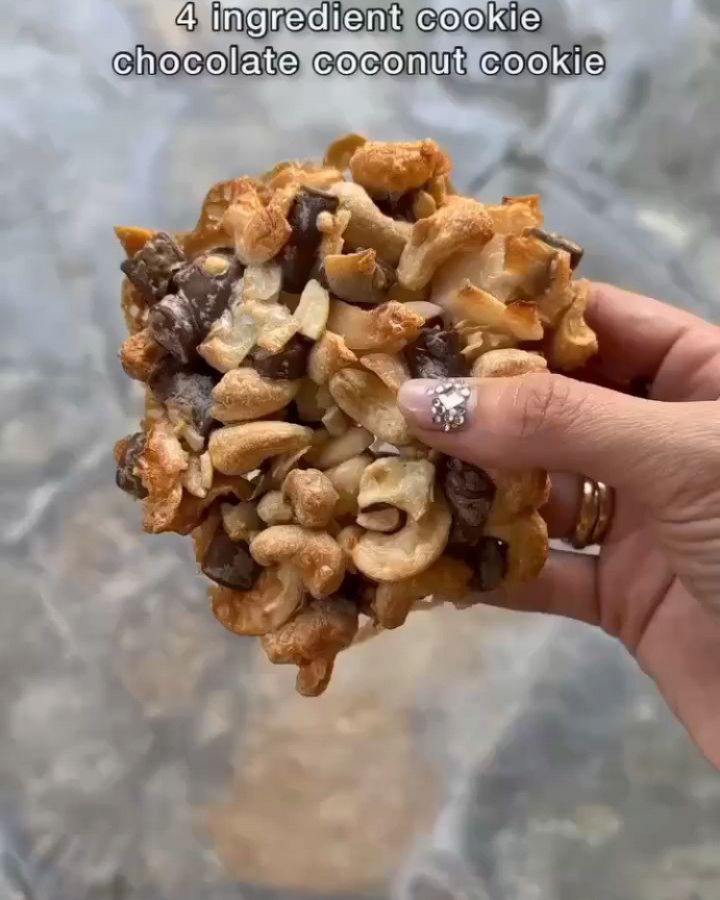 Magic Cookies with Cashews and Coconut