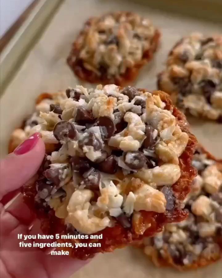 Magic Cookies with Cashews and Coconut