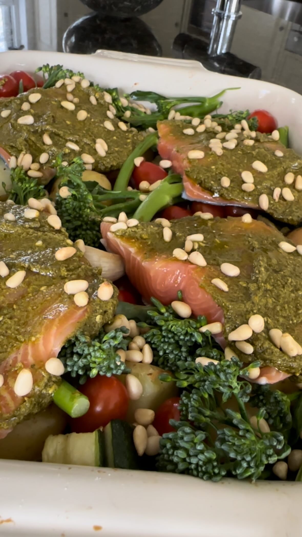 Pesto Salmon Veggie Traybake