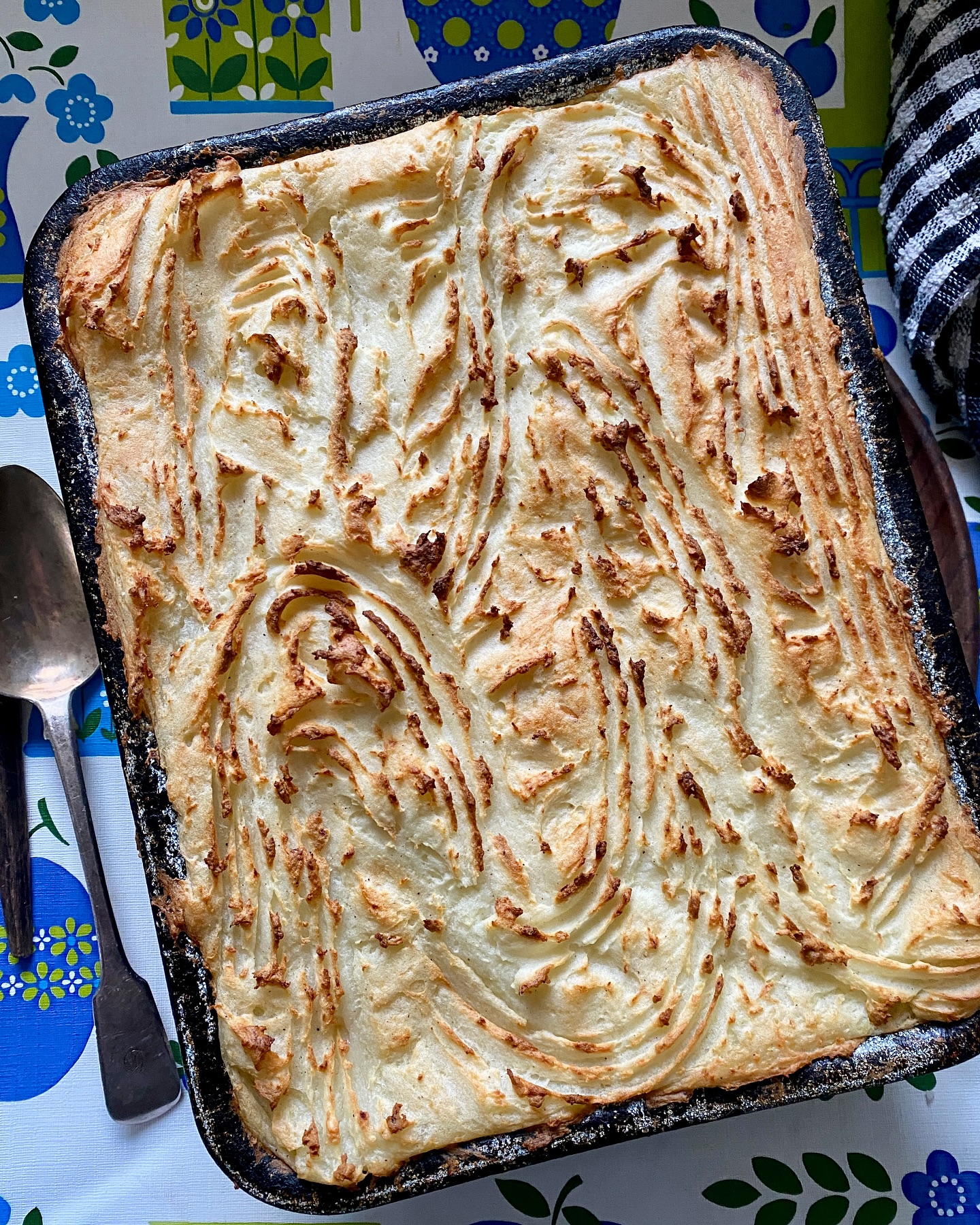 Creamy Chicken and Ham Hock Pie with Mash Topping
