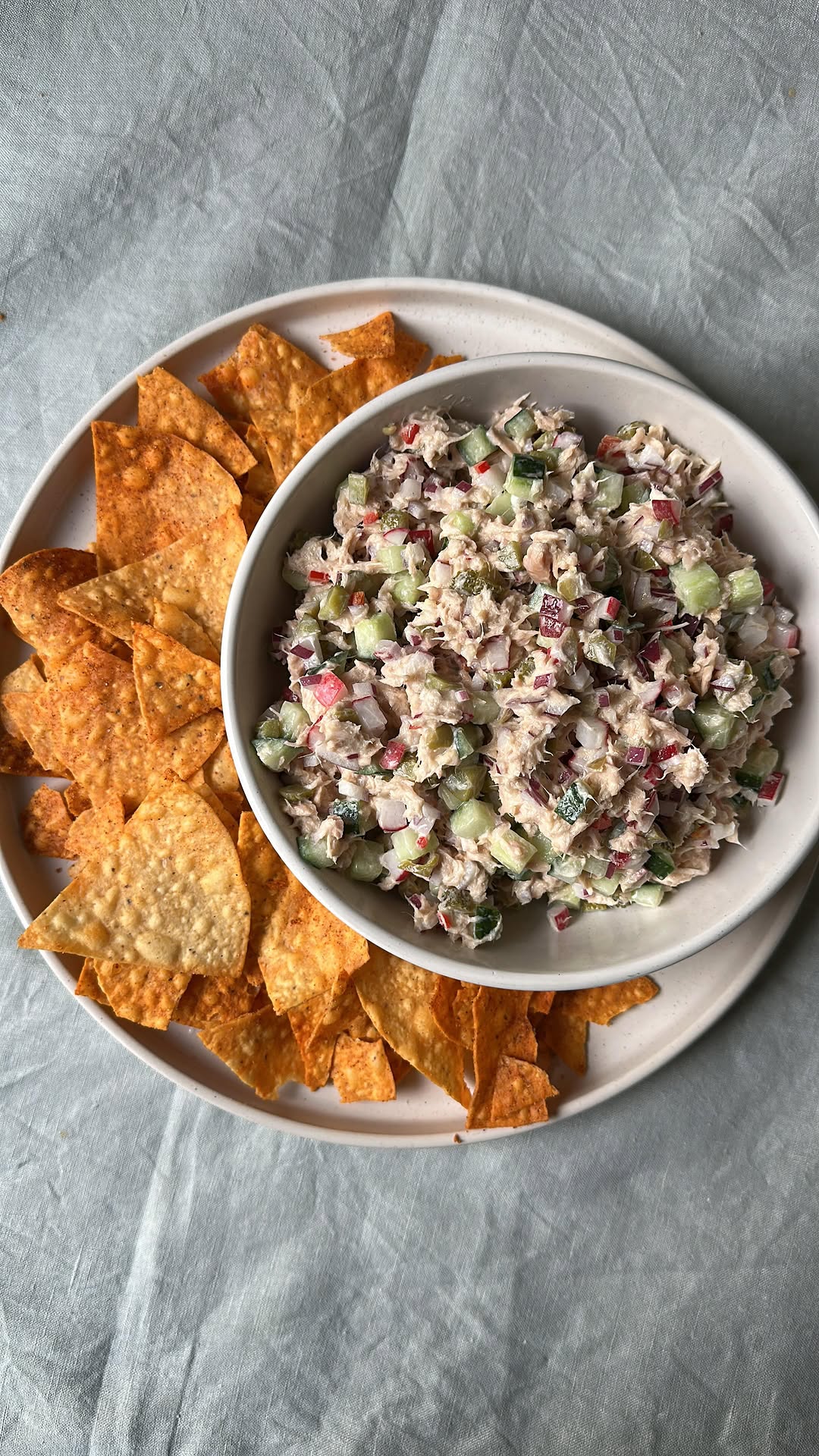 Spicy Tuna Dip with Fresh Vegetables