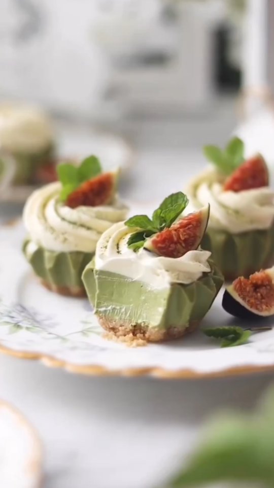 Vegan Matcha No-Bake Cheesecake