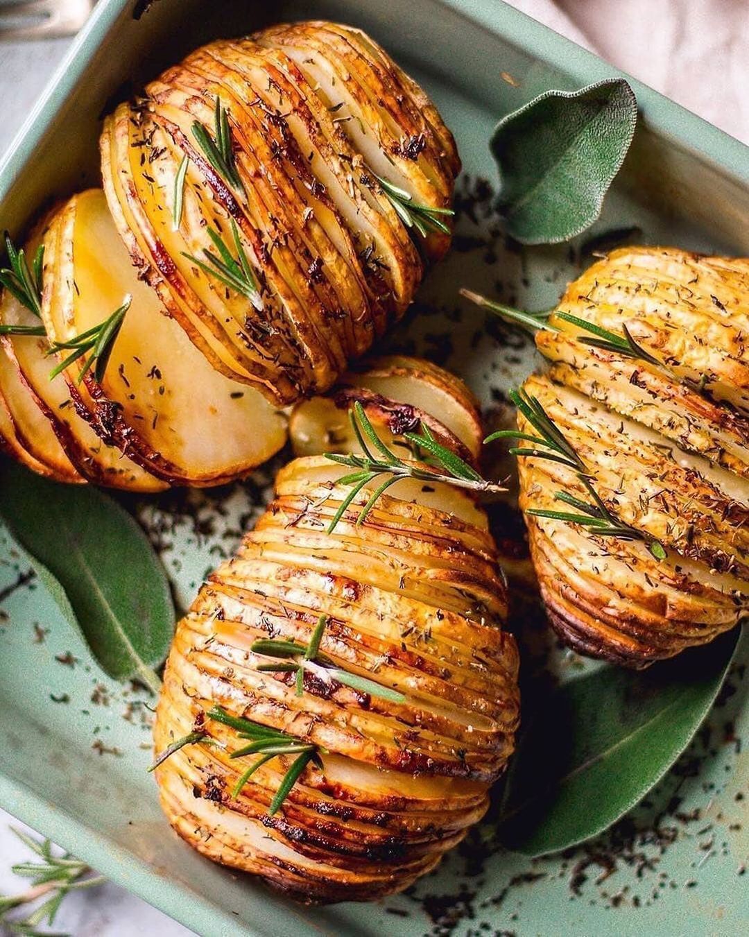 Delicious and Easy Hasselback Potatoes