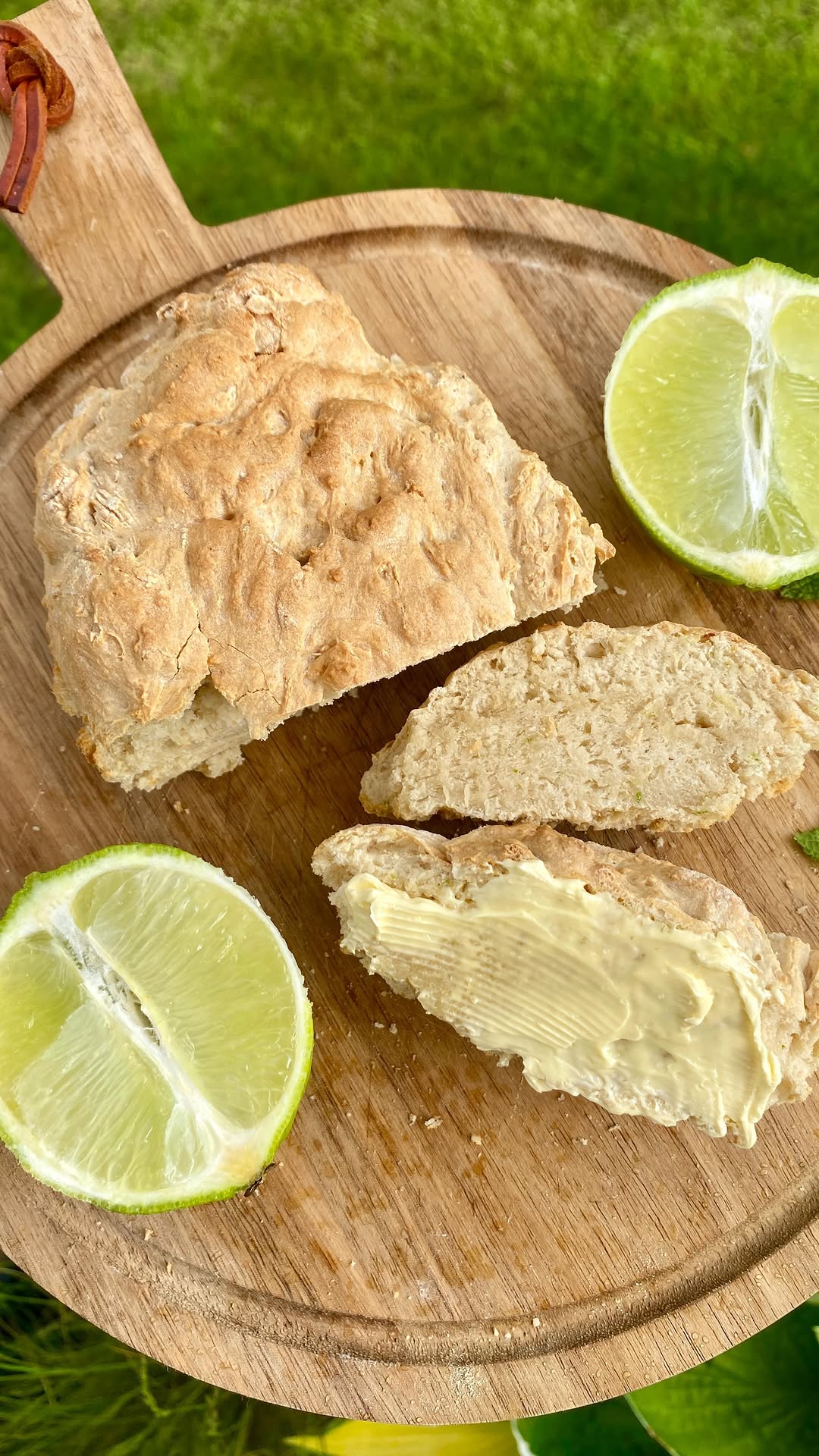 Lime Bread with Fizzy Water