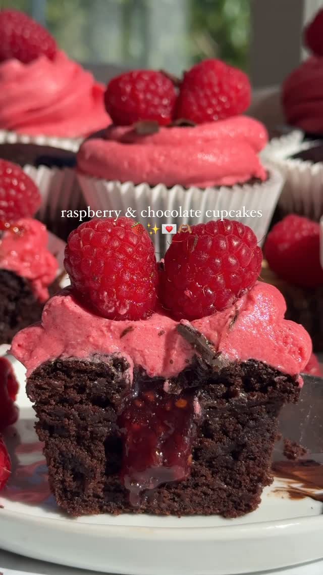 Vegan Raspberry Chocolate Cupcakes