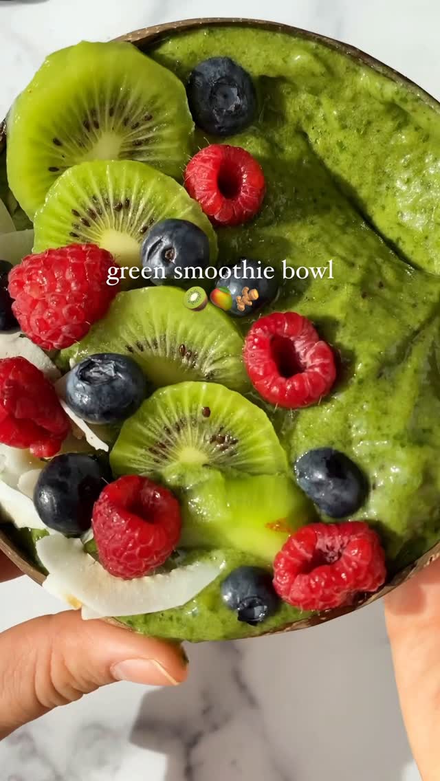 Nutrient-Packed Green Smoothie Bowl