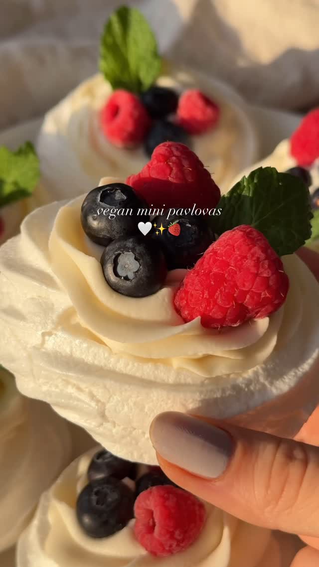 Vegan Mini Pavlovas with Berries