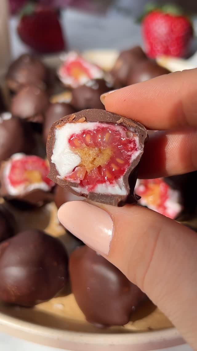 No-Bake Raspberry Chocolate Bites
