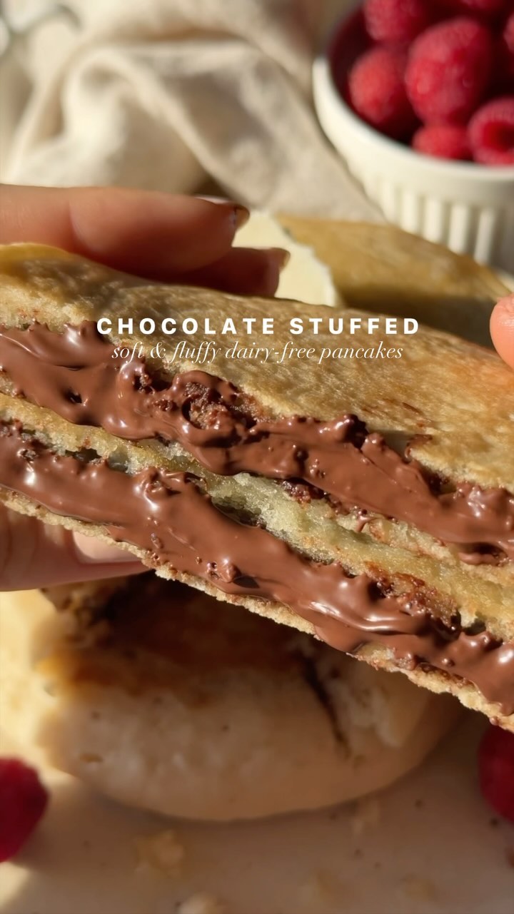 Thick and Fluffy Chocolate Stuffed Pancakes