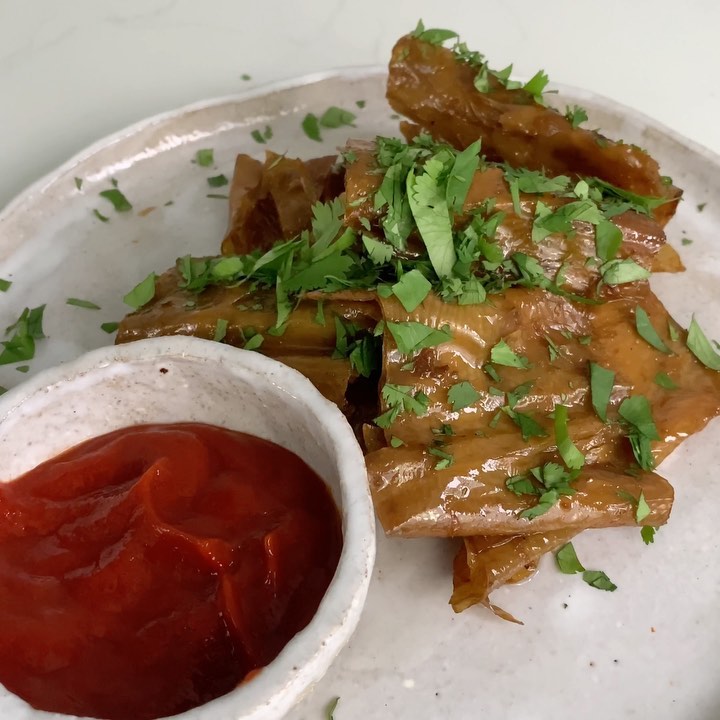 Garlic and White Pepper Fried Tofu Skin