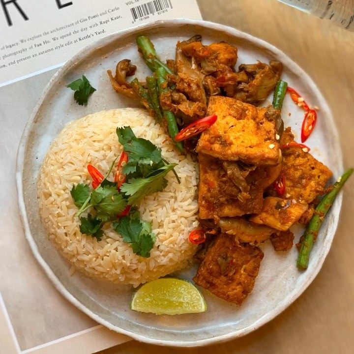 Dry Thai Red Curry with Tofu and Beans