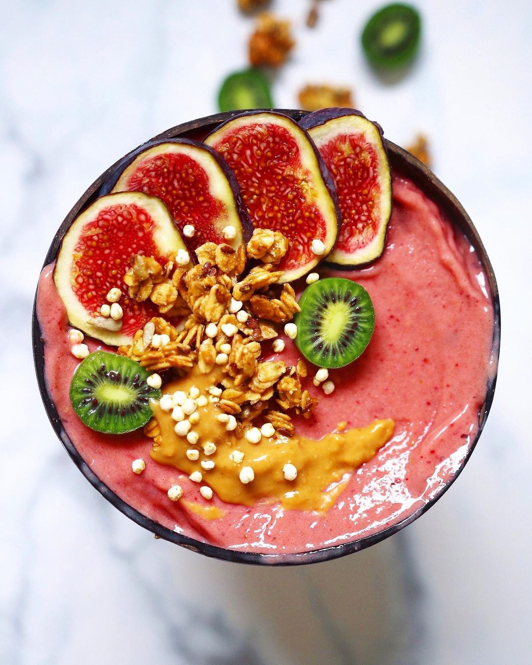 Banana-Free Mango Strawberry Smoothie Bowl