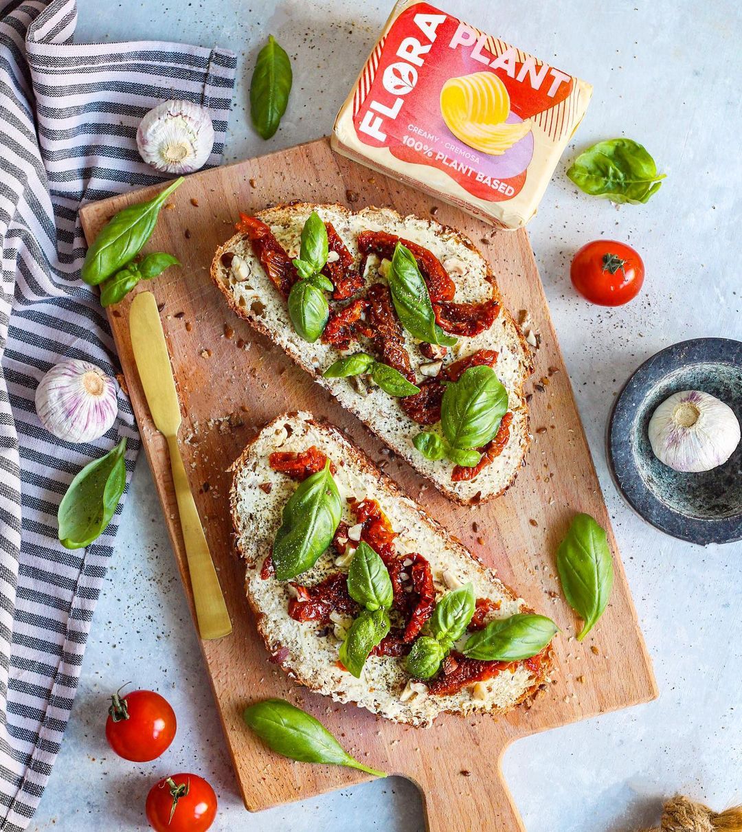 Easy Vegan Garlic Butter Toast