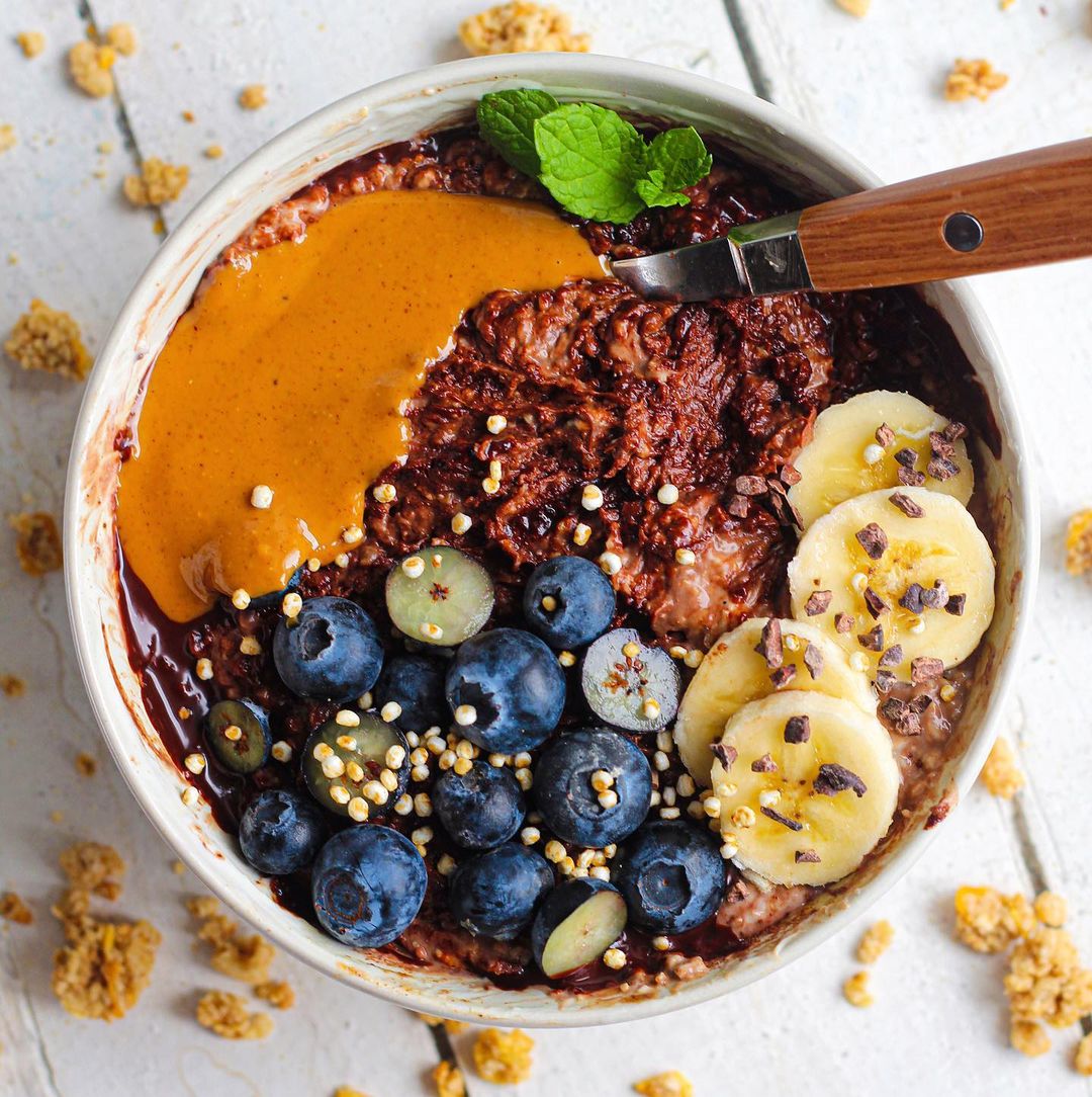 Vegan Snicker Overnight Oats Breakfast
