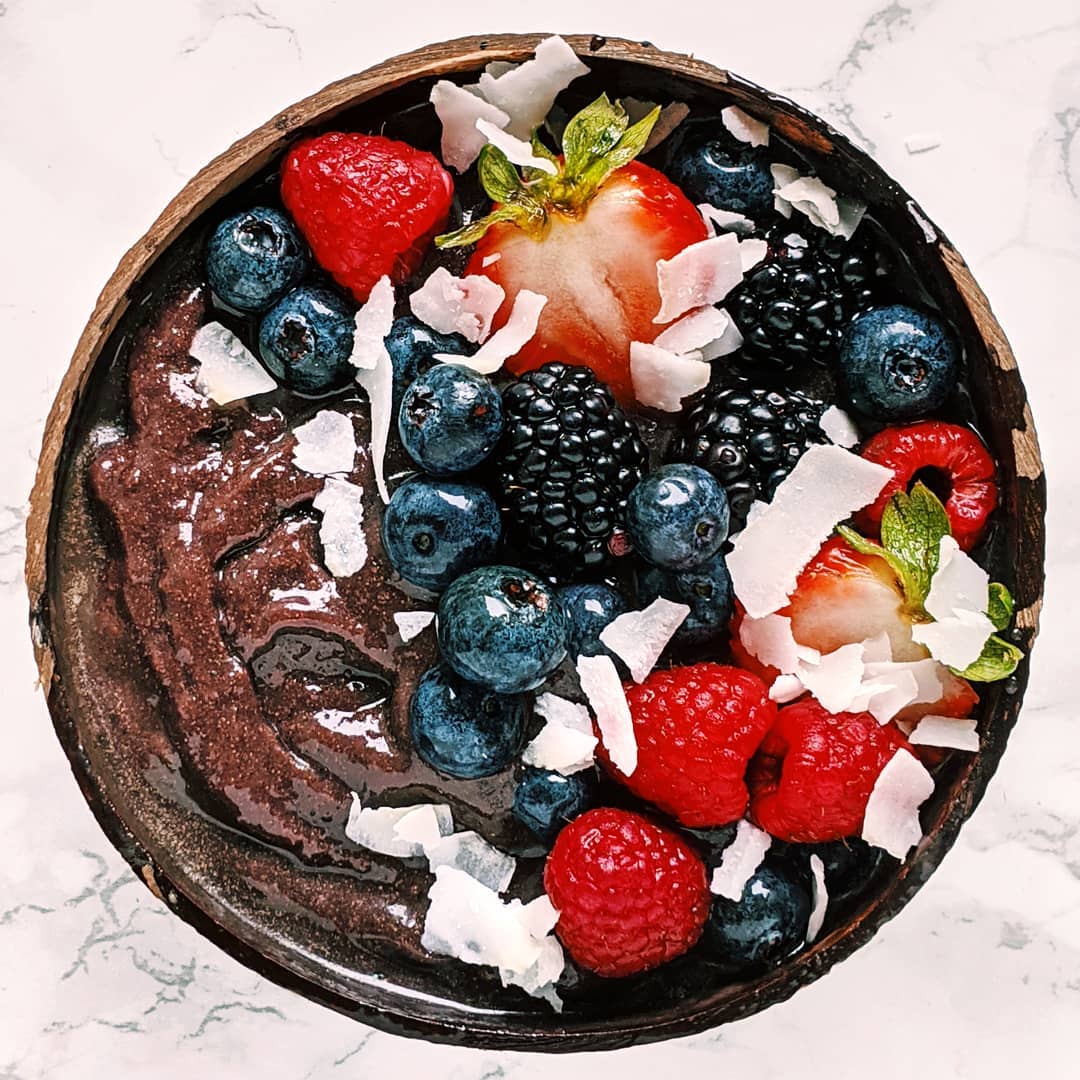 Refreshing Acai Bowl with Banana and Cauliflower