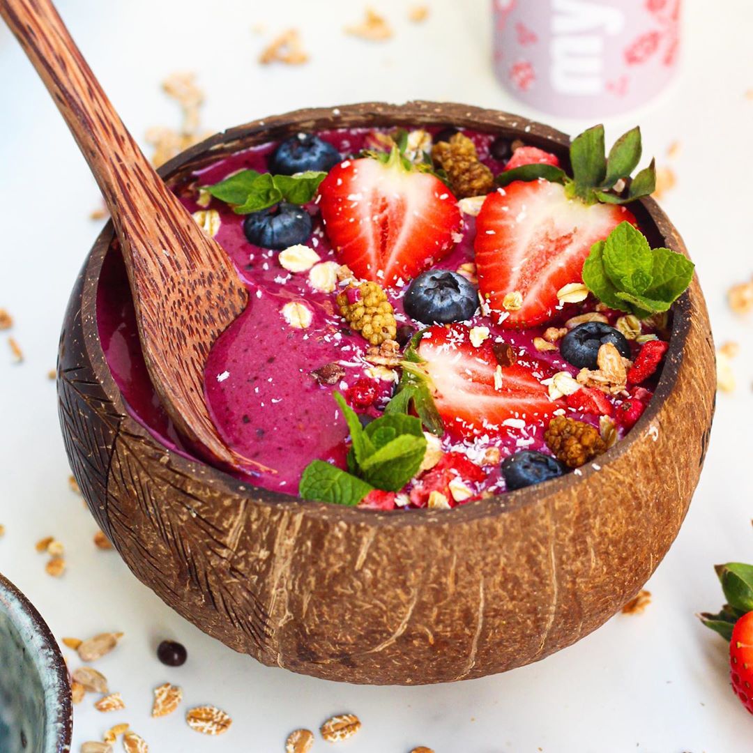 Lemon Berry Smoothie Bowl for Breakfast