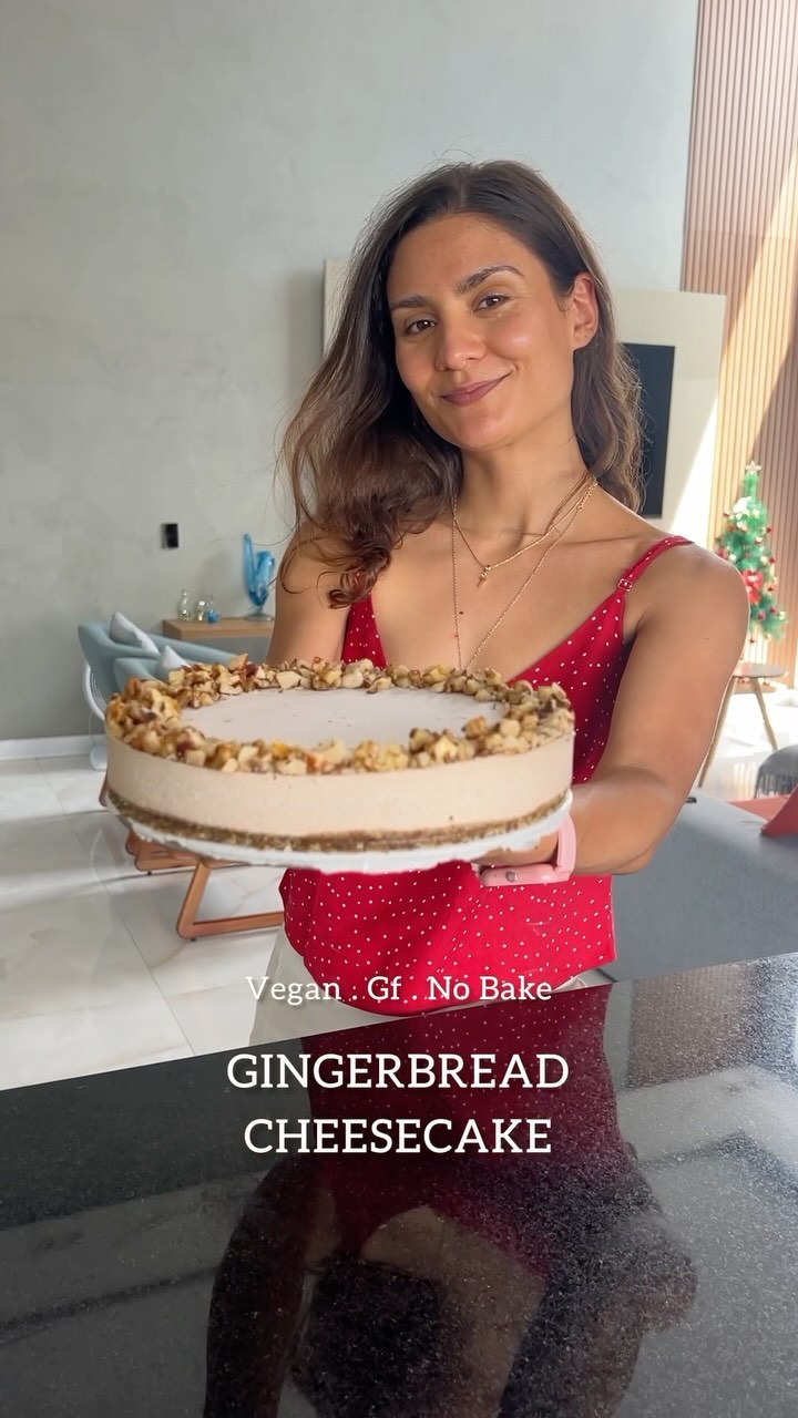No-Bake Vegan Gingerbread Cheesecake
