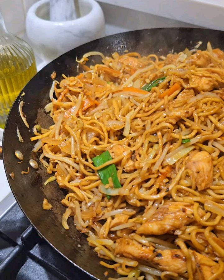 Easy Homemade Chicken Chow Mein