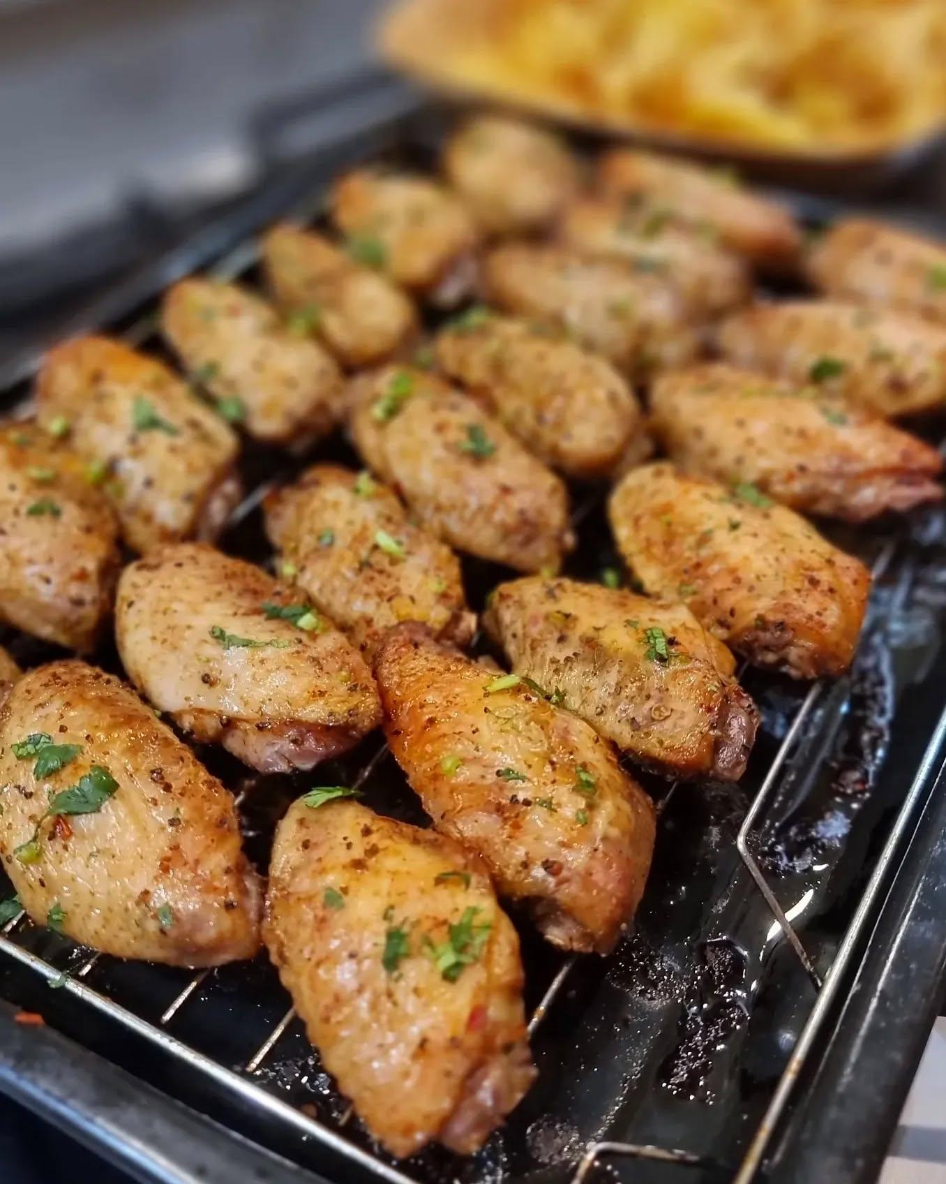 Easy 6-Ingredient Oven-Baked Chicken Wings