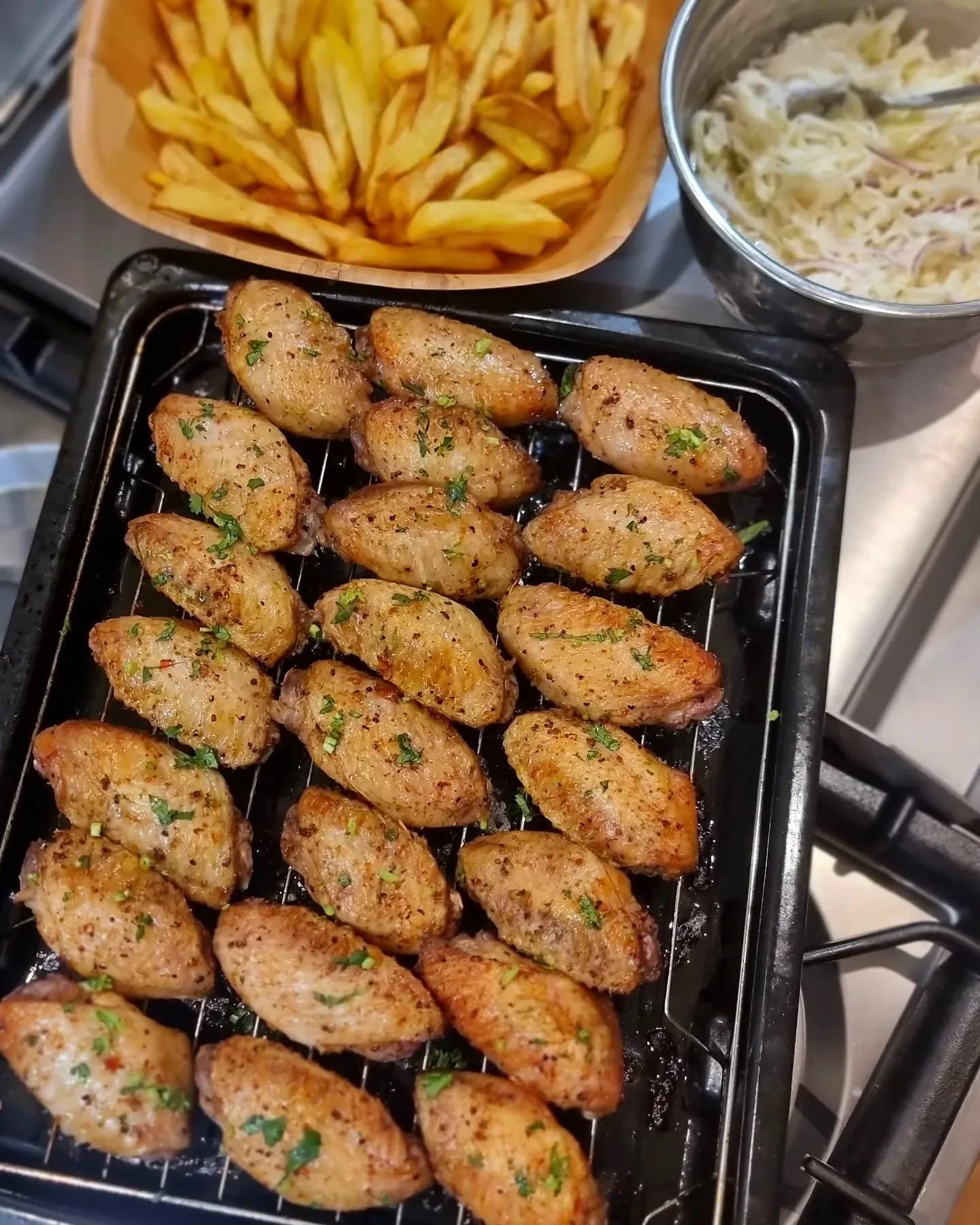 Easy 6-Ingredient Oven-Baked Chicken Wings