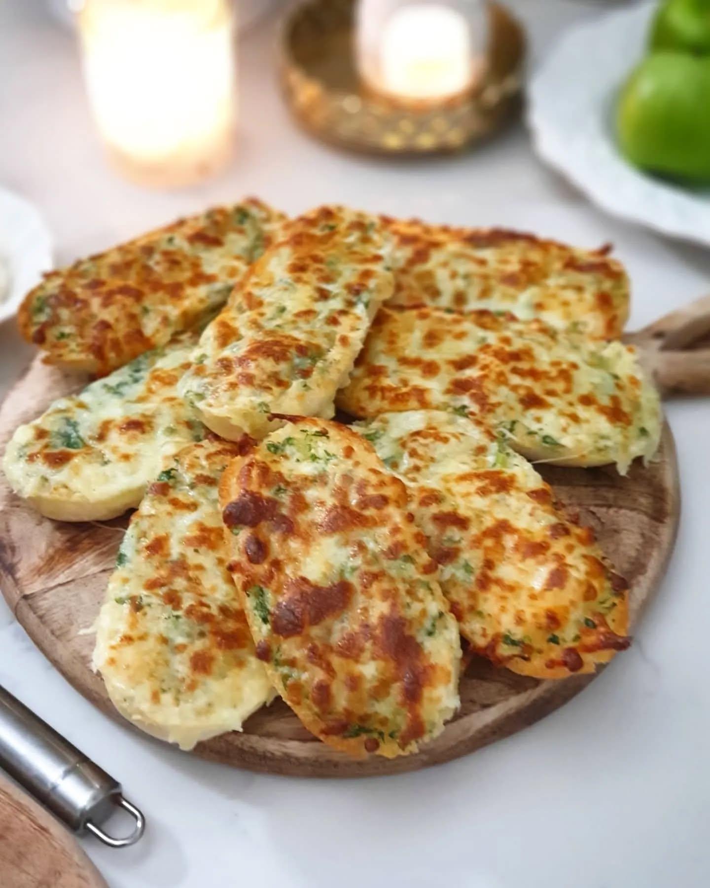 Simple Cheesy Garlic Bread