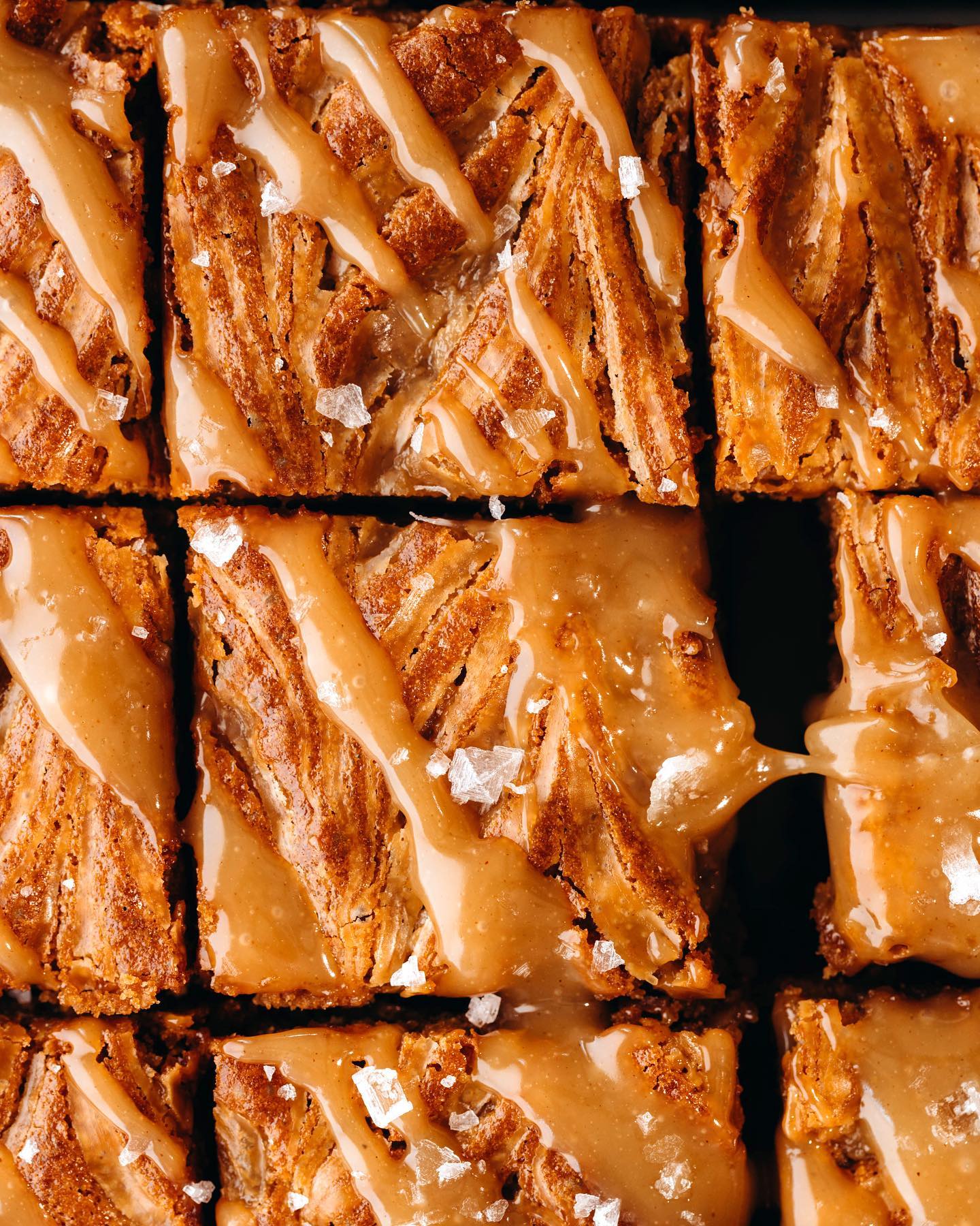 Salted Caramel Swirl Blondies