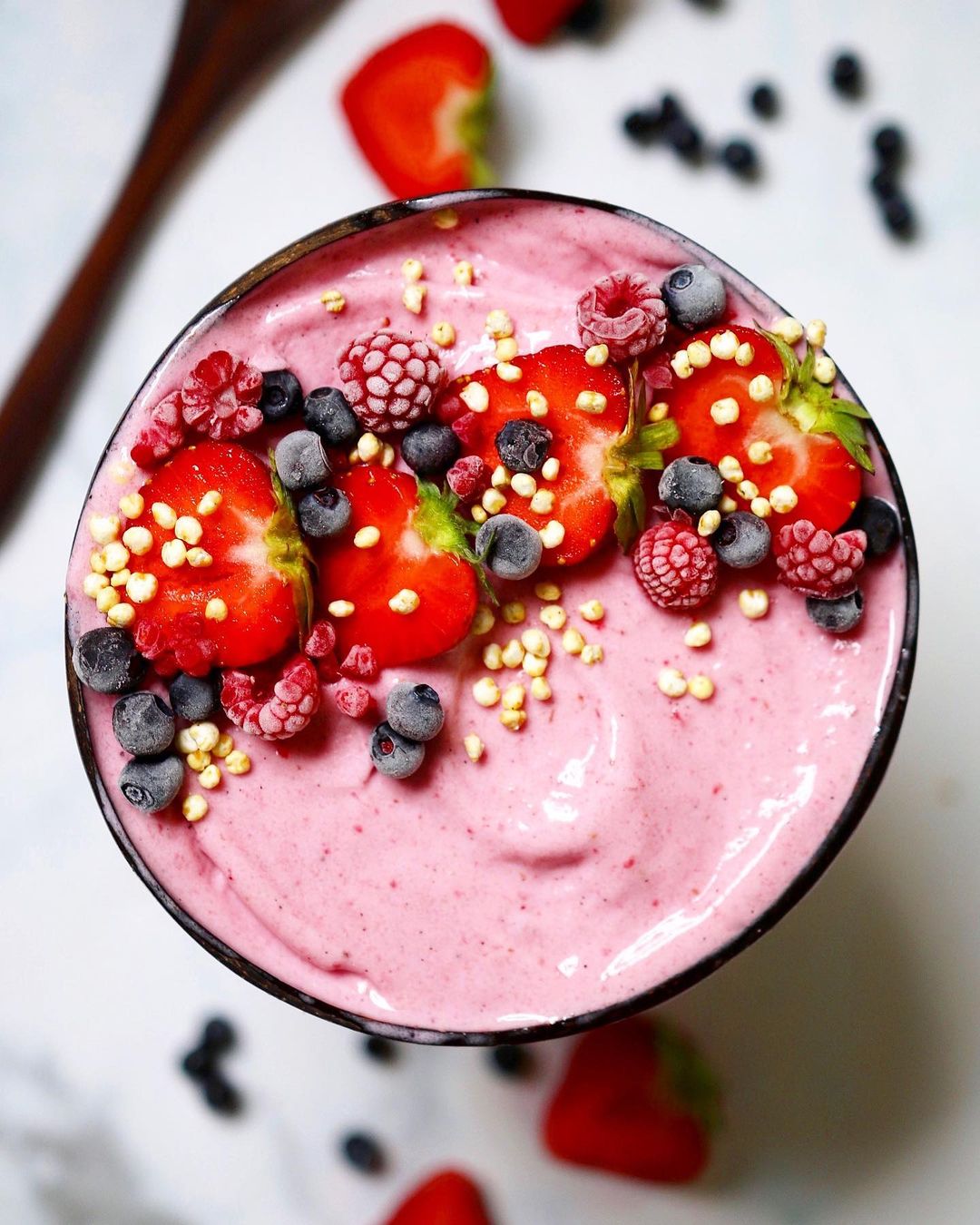 Vegan Pink Pitaya Smoothie Bowl
