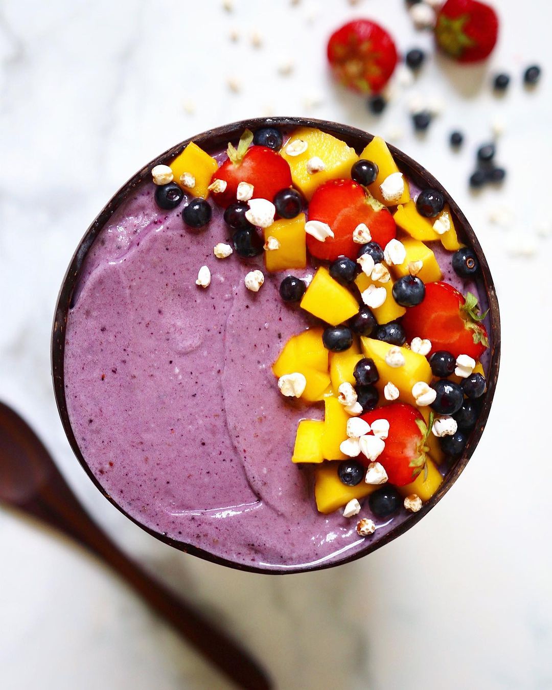 Easy Vegan Blueberry Smoothie Bowl