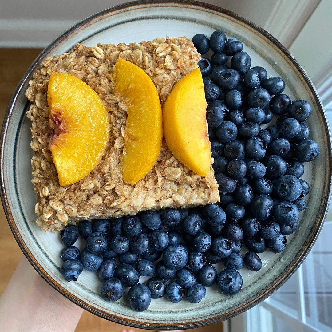 Peach Oat Bake Breakfast Dish
