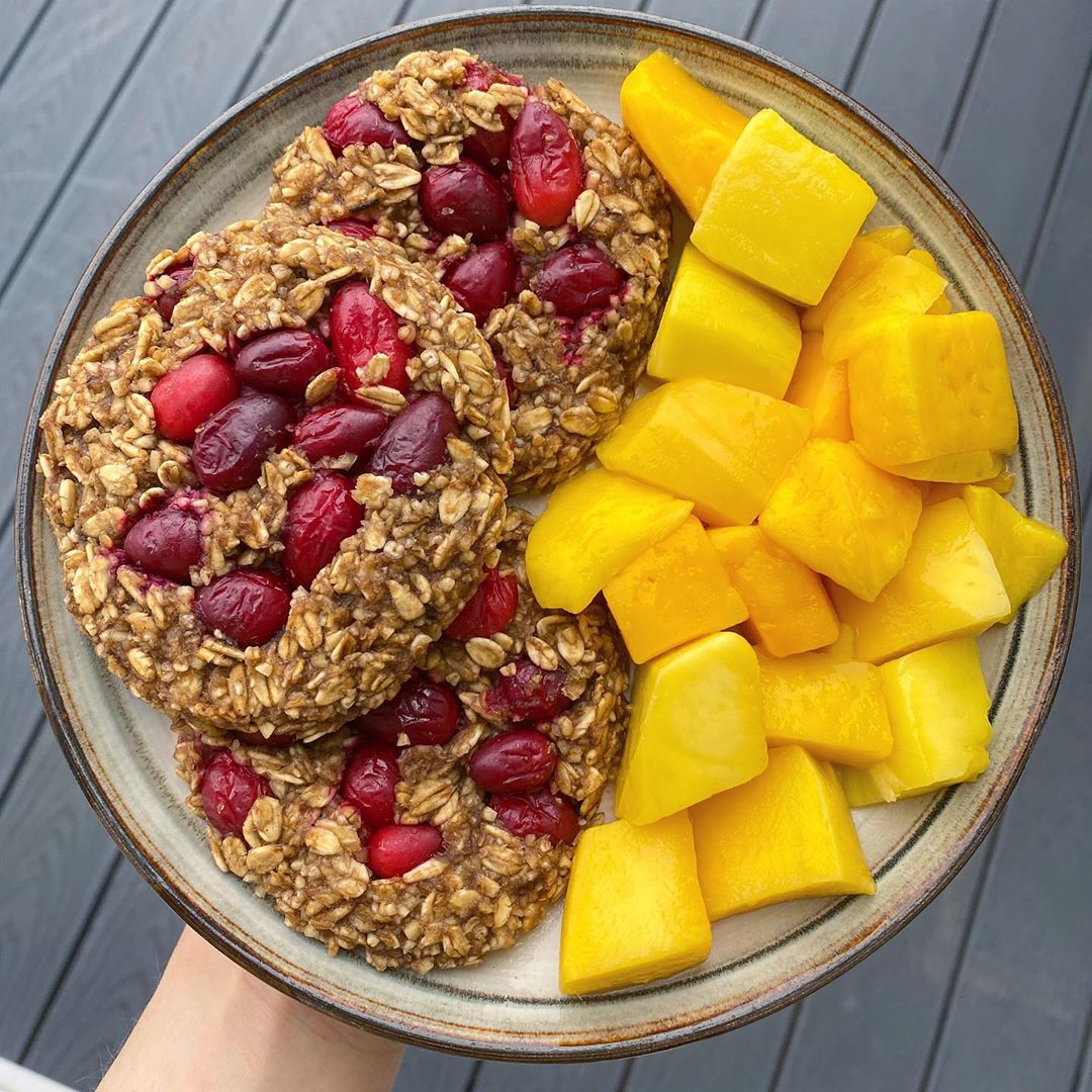 Cranberry Breakfast Cookies with Banana and Oats