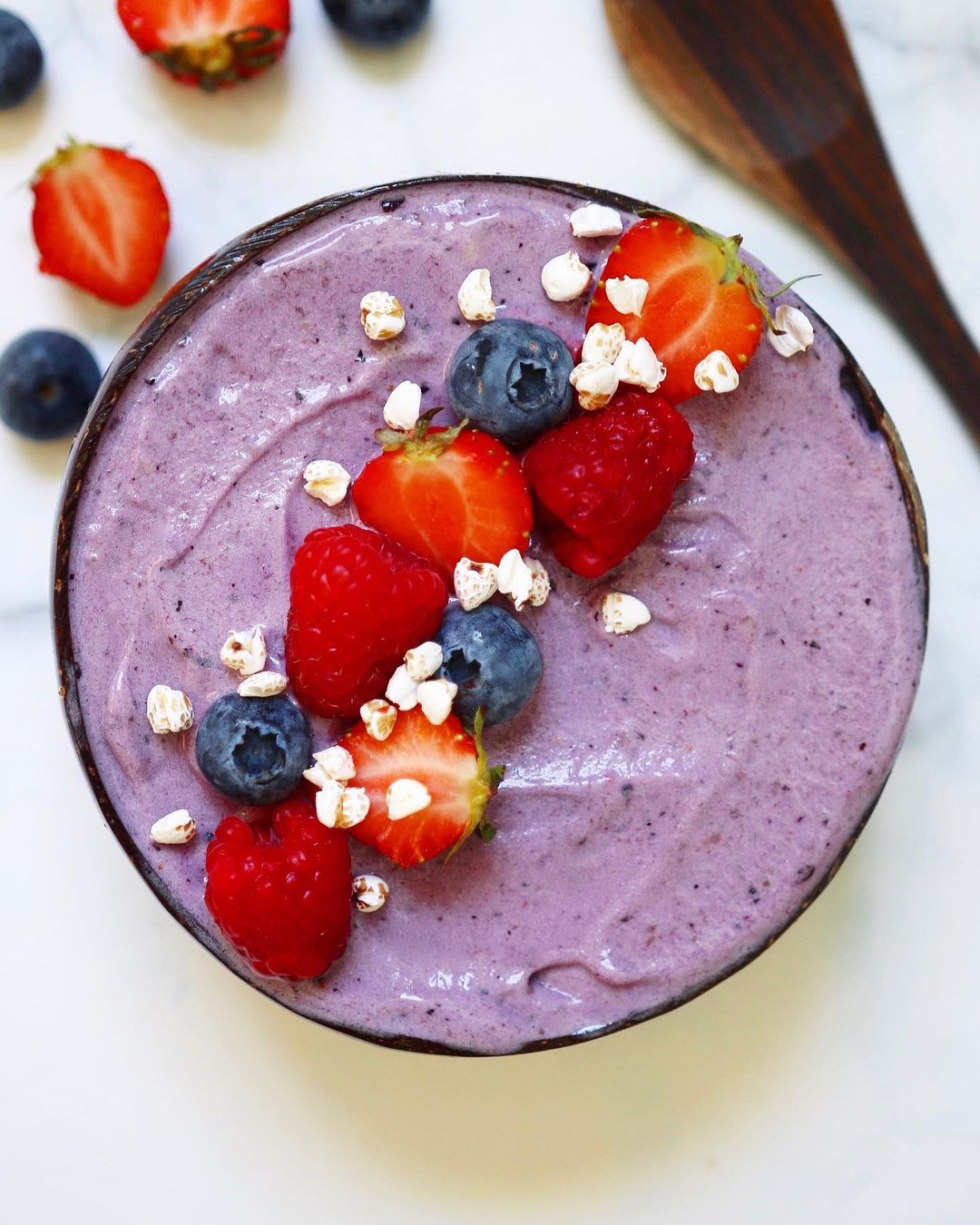 Refreshing Vegan Summer Smoothie Bowl