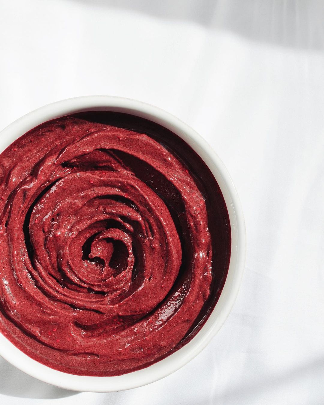 Chocolate Raspberry Smoothie Bowl