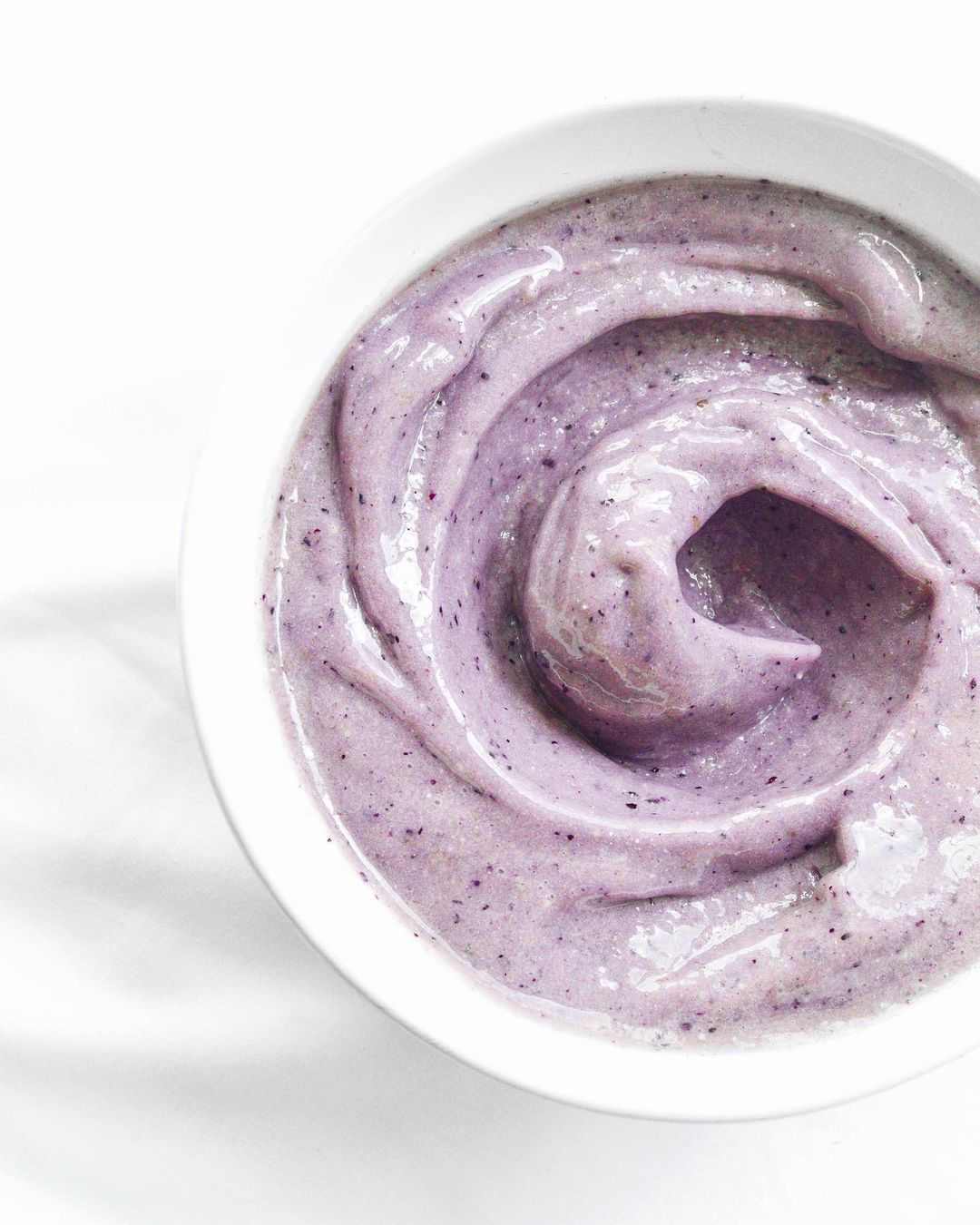 Vanilla Blueberry Smoothie Bowl