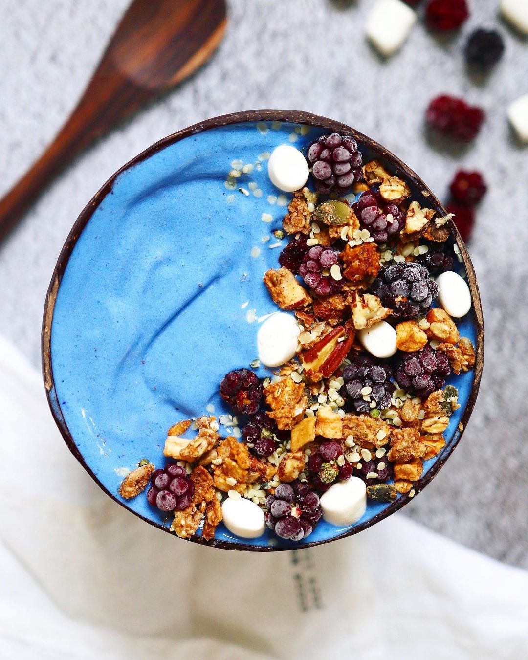 Blue Spirulina Banana Smoothie
