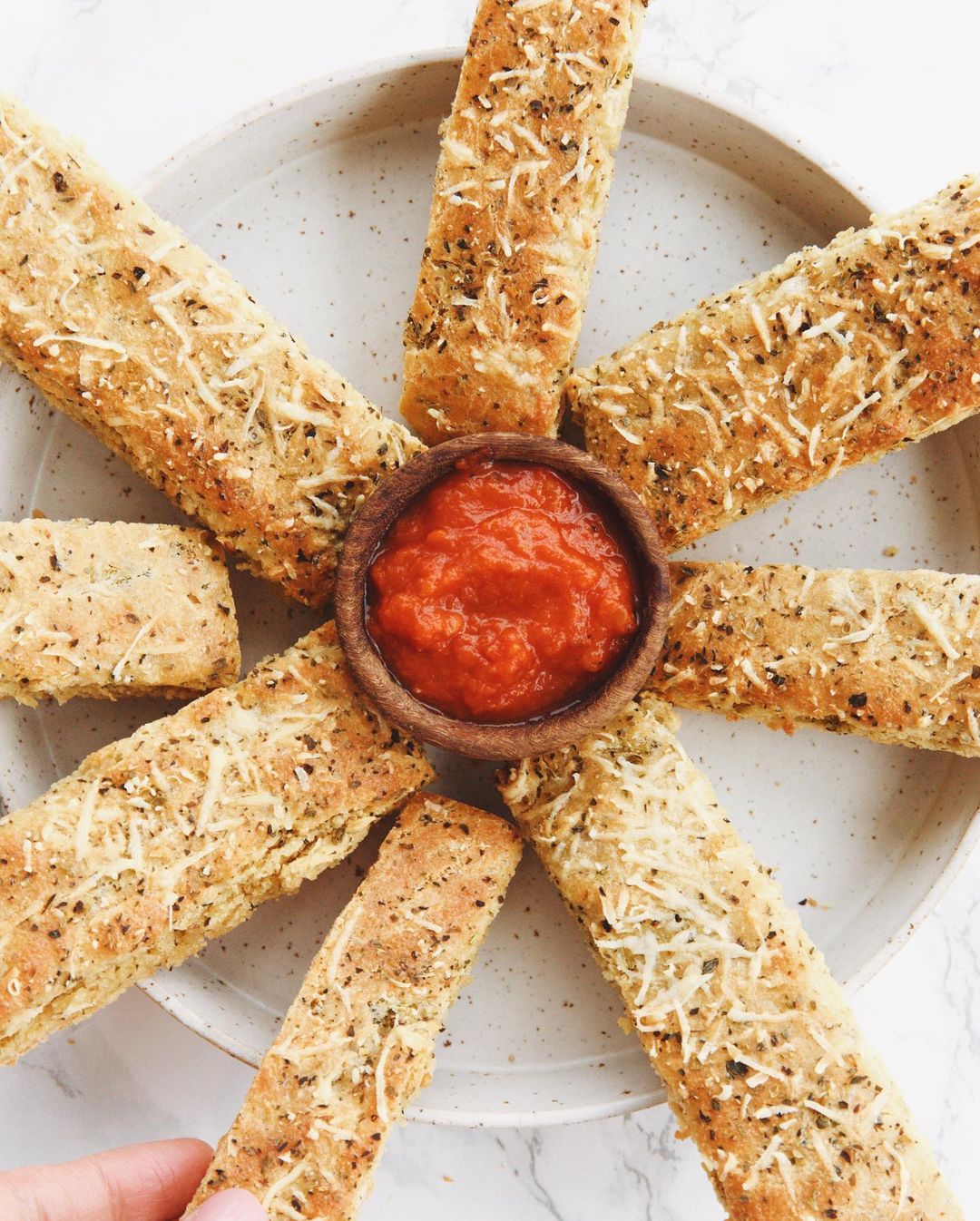 Broccoli Breadsticks with Cheese and Marinara