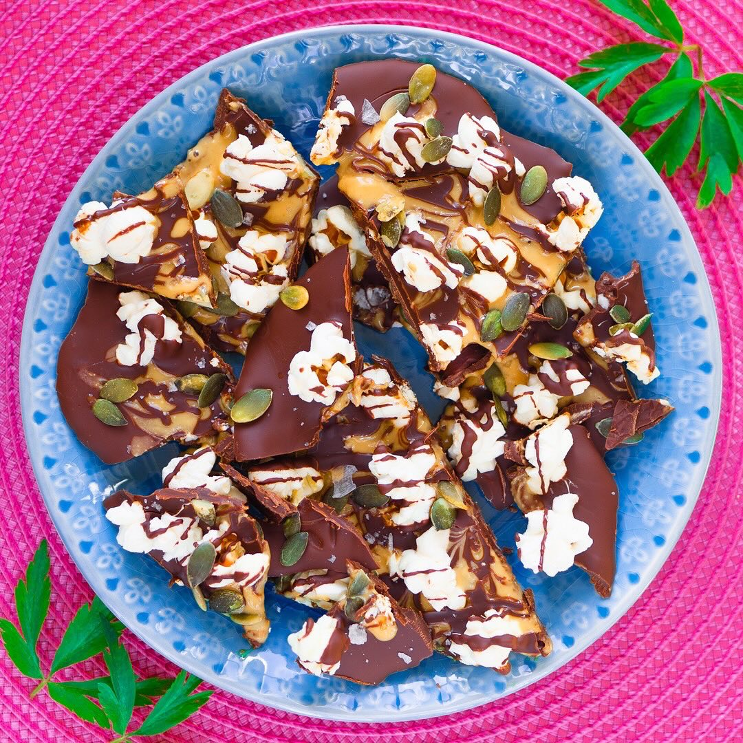5-Ingredient Popcorn and Peanut Butter Chocolate Bark