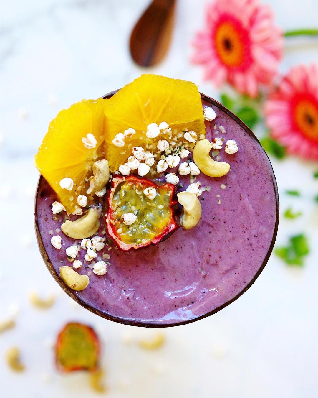 Vegan Banana Blueberry Smoothie Bowl
