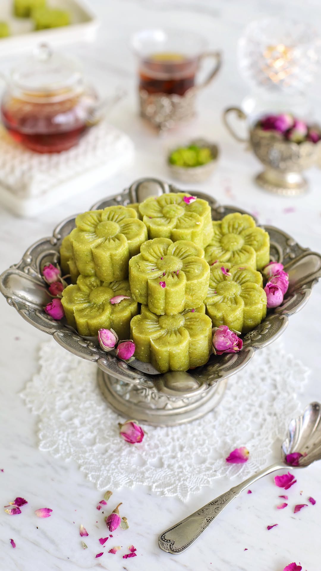 Pistachio Mafroukeh with Ashta Filling