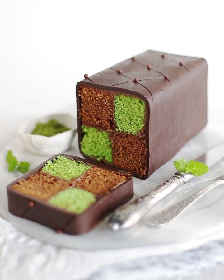 Battenberg Cake with Matcha and Chocolate